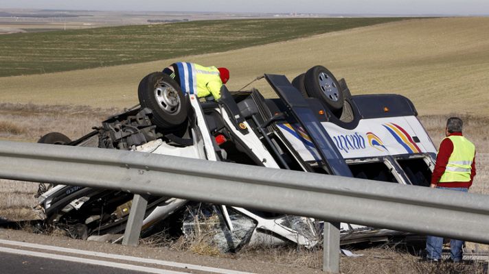 Telediario 1 - Trágico accidente en un microbús