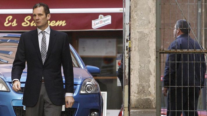 Informativo 24h - Los concentrados increpan al duque de Palma a su llegada al Juzgado