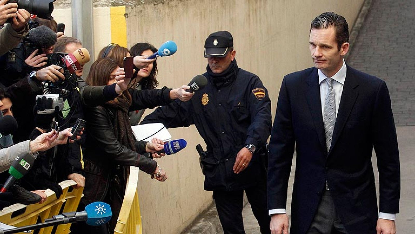 Urdangarin ha entrado en los juzgados de Palma minutos antes de las nueve de la mañana