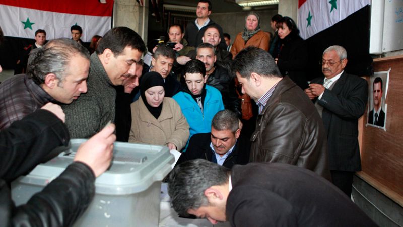 Siria vota en referéndum una reforma de la constitución