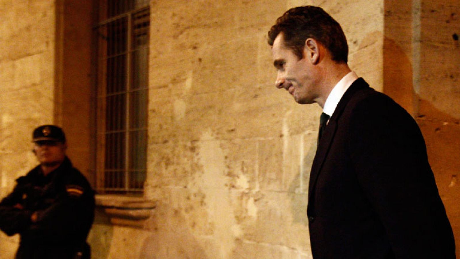 Telediario matinal en 4 minutos - 27/02/12