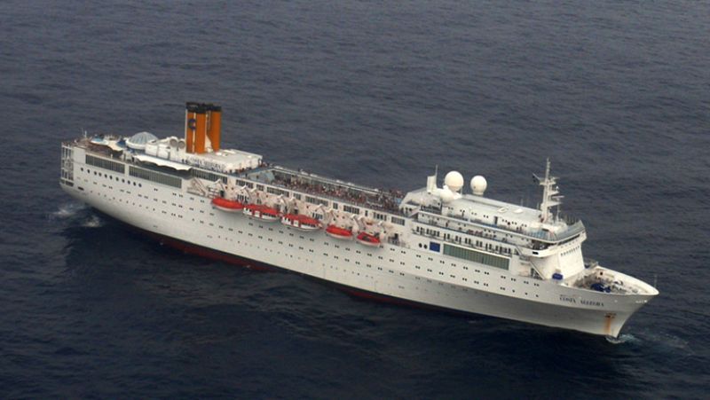 Comienzan las labores de rescate del crucero "Costa Allegra"