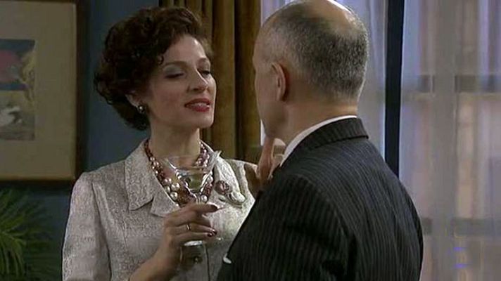 Amar en tiempos revueltos - Angélica engatusa a Armenteros