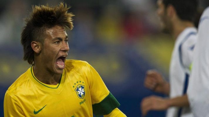 Telediario 1 - Brasil derrota a Bosnia Herzegovina en el tiempo añadido (1-2)