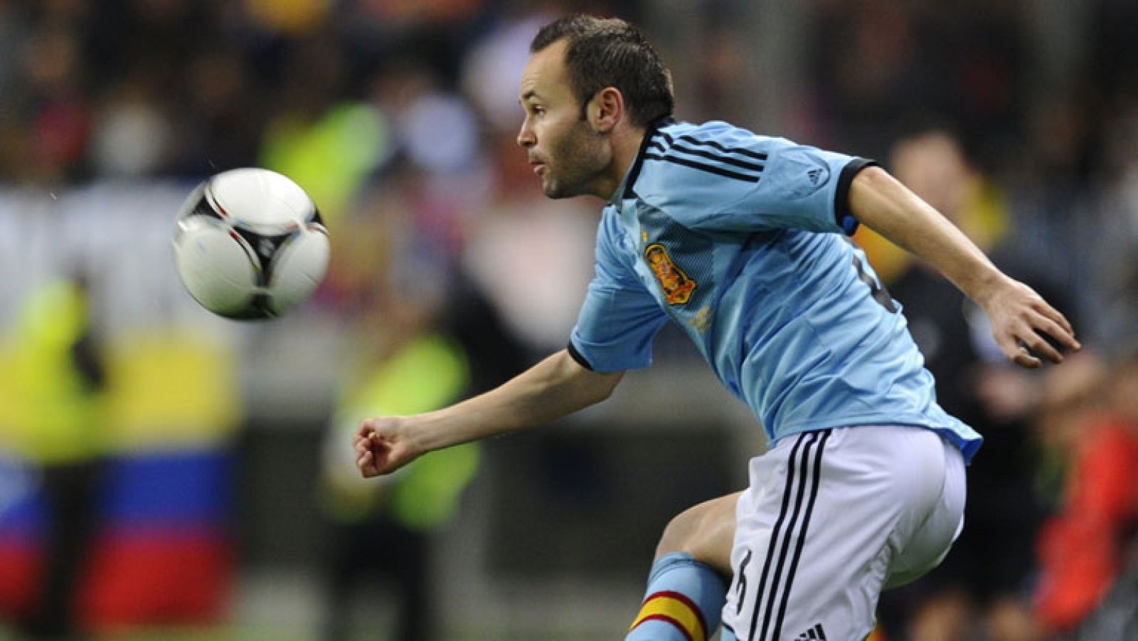 Iniesta abre el marcador (1-0) | Ver