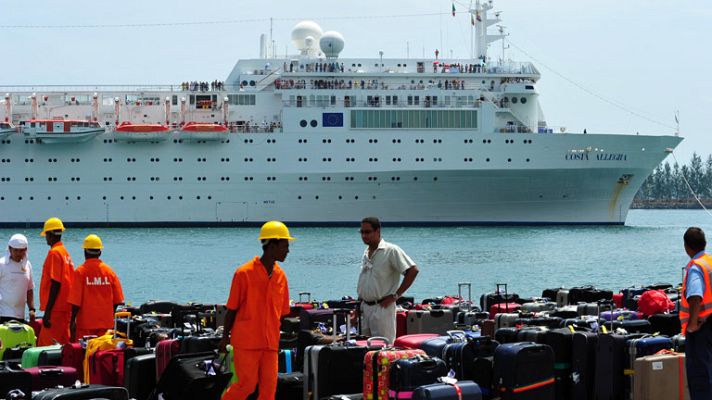 Telediario 1 - El crucero Costa Allegra llega al puerto de la capital de Seychelles