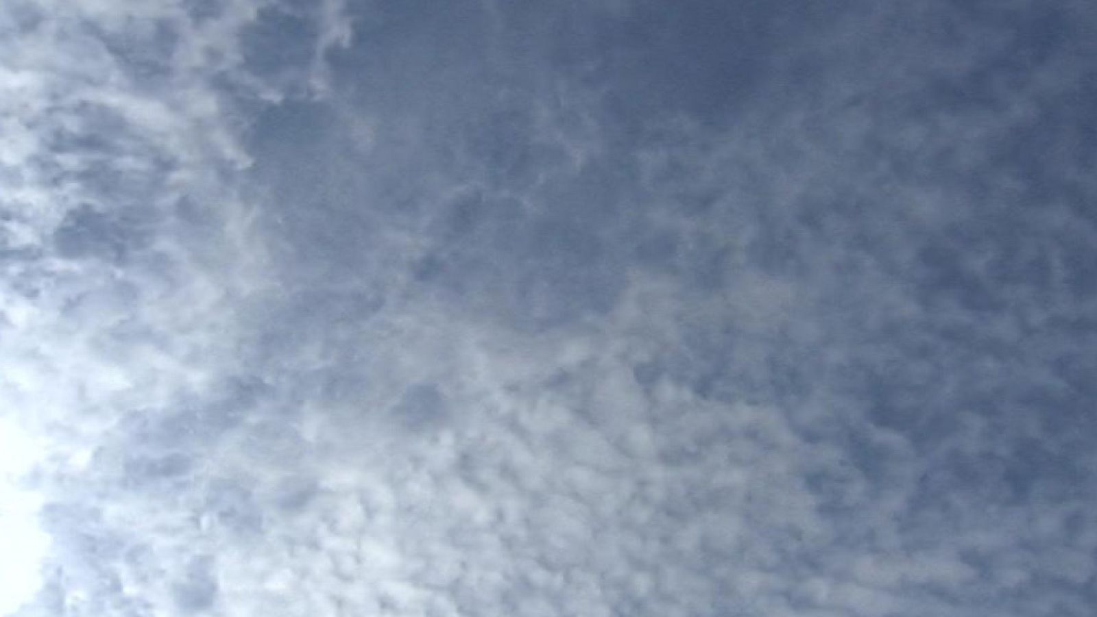 Intervalos nubosos y probables chubascos en la mayor parte del país