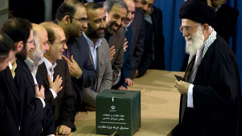 Los iraníes votan en las primeras elecciones legislativas desde las protestas de 2009