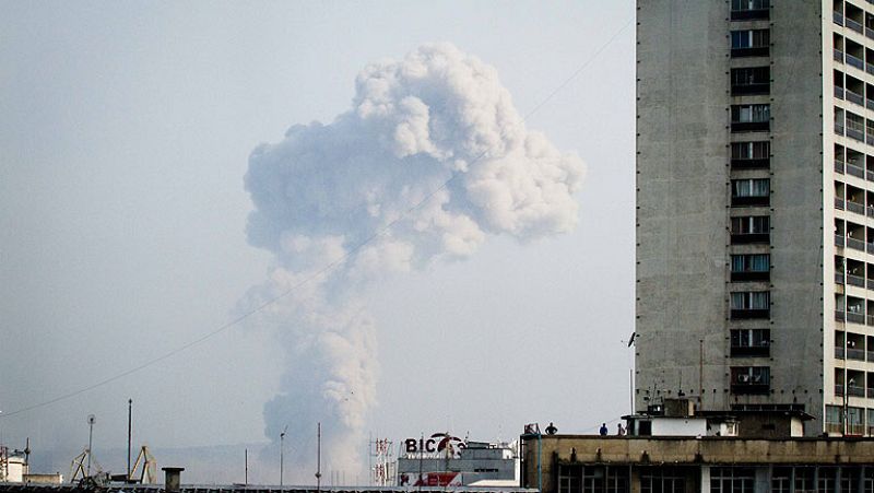 Al menos 200 muertos en Brazzaville, la capital del Congo, al explotar un depósito de armas - Informativo 24h | Ver