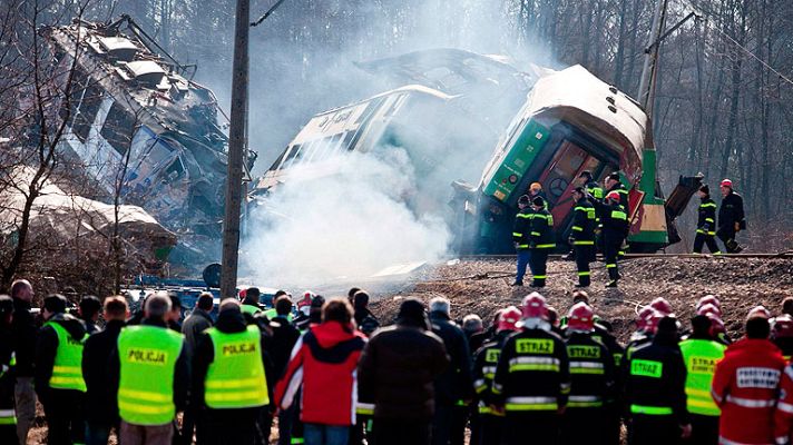Telediario 1 - Indicios apuntan a un error humano como causa colisión de trenes en Polonia