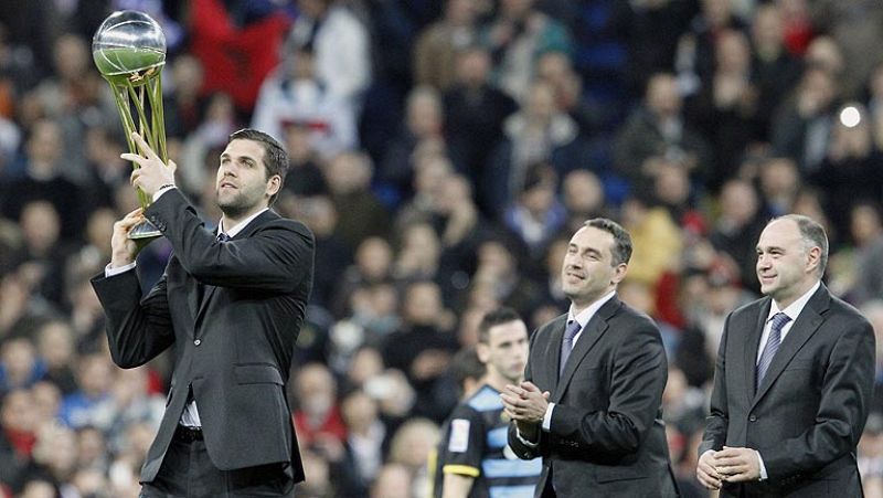 El Madrid de baloncesto ofrece la Copa del Rey en el Bernabéu | Ver