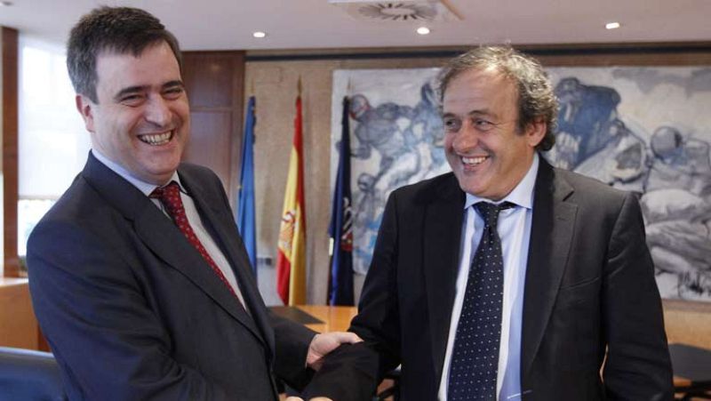 El presidente de la UEFA, Michel Platini, ha felicitado al CSD por la política antidopaje que se desarrolla en España. Platini se ha reunido en Madrid con el Secretario de Estado para el Deporte, Miguel Cardenal y con el presidente de la Federación E