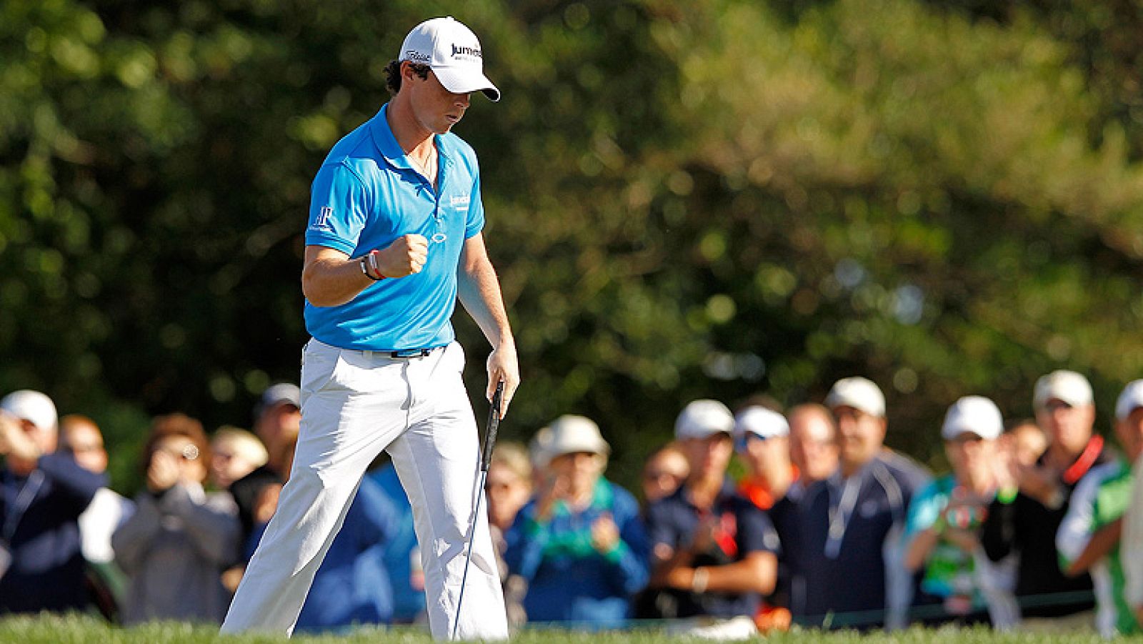El norirlandés Rory McIlroy logró el triunfo en el Honda Classic, del PGA Tour, y ascendió al liderato de la clasificación mundial de golf en detrimento del inglés Luke Donald.McIlroy, de 22 años y 10 meses, se convierte en el segundo golfista más jo