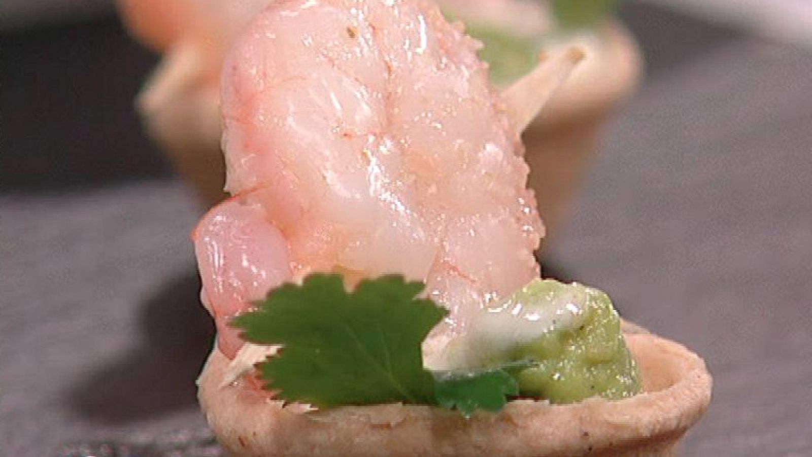 Tartaletas de aguacate y gambas al ajillo con alioli (06/03/2012)
