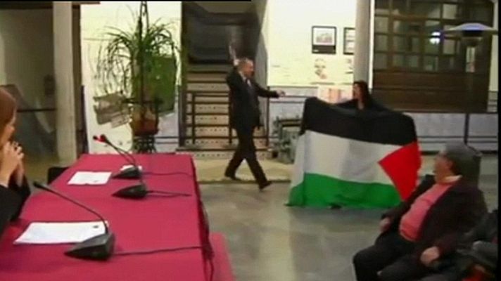 La tarde en 24h - Dimite el presidente de la Asociación de la Prensa de Granada por intentar agredir a una joven con un cinturón