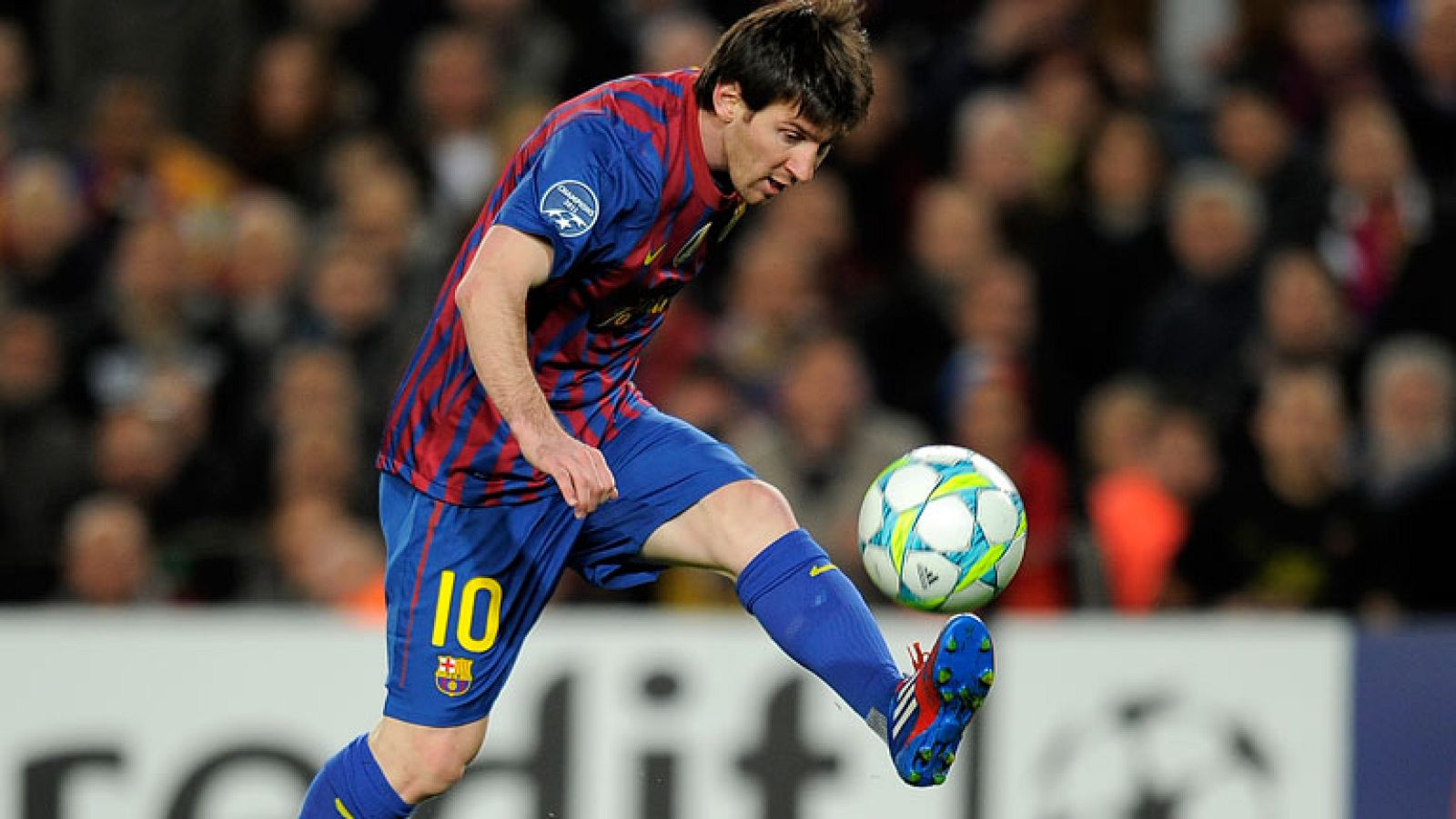 Messi abre el marcador con una vaselina (1-0) | Ver