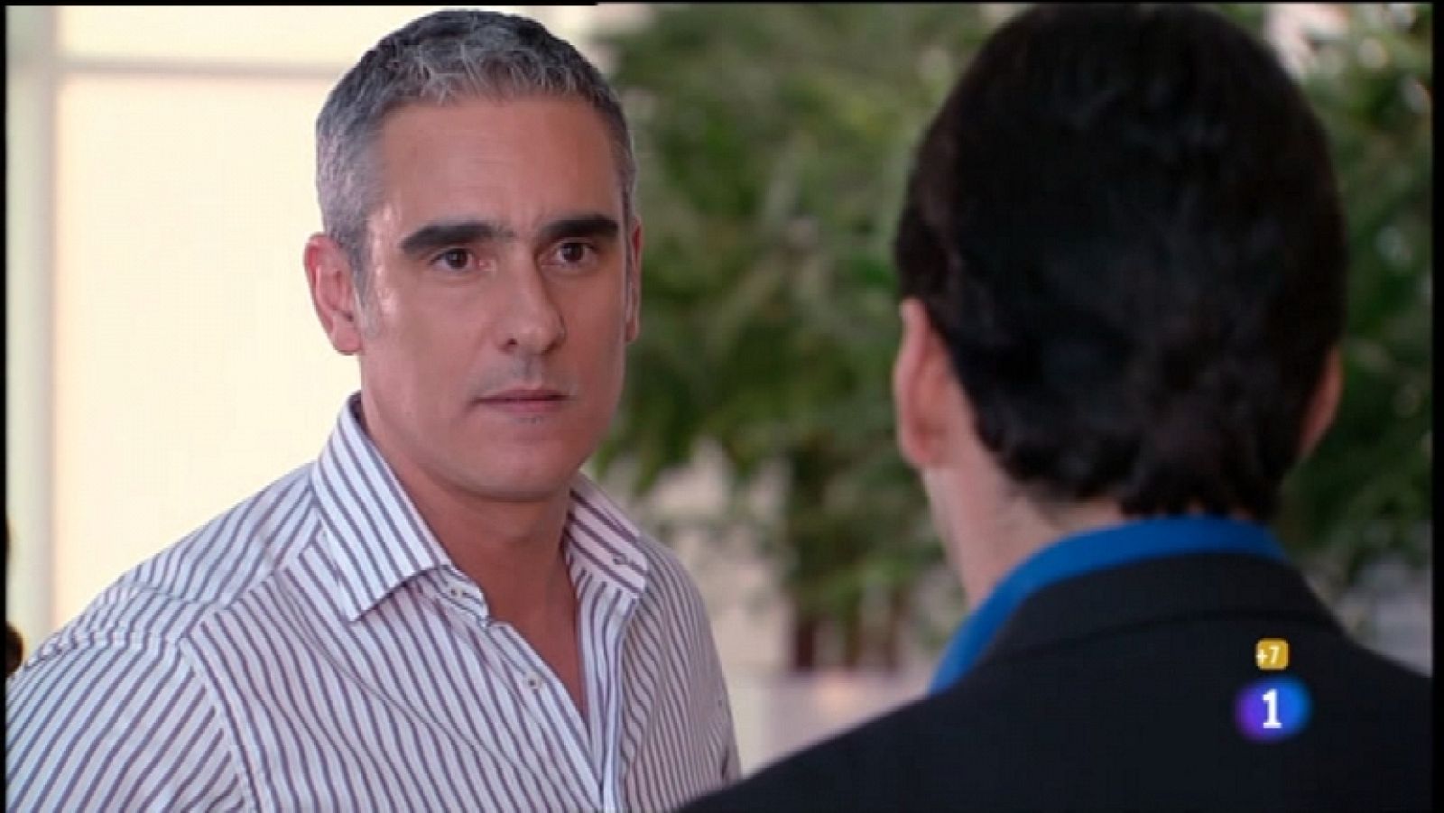 La casa de al lado - Capítulo 83 - Javier se entera por Gonzalo que Rebeca nunca estuvo embarazada de él  - Ver ahora