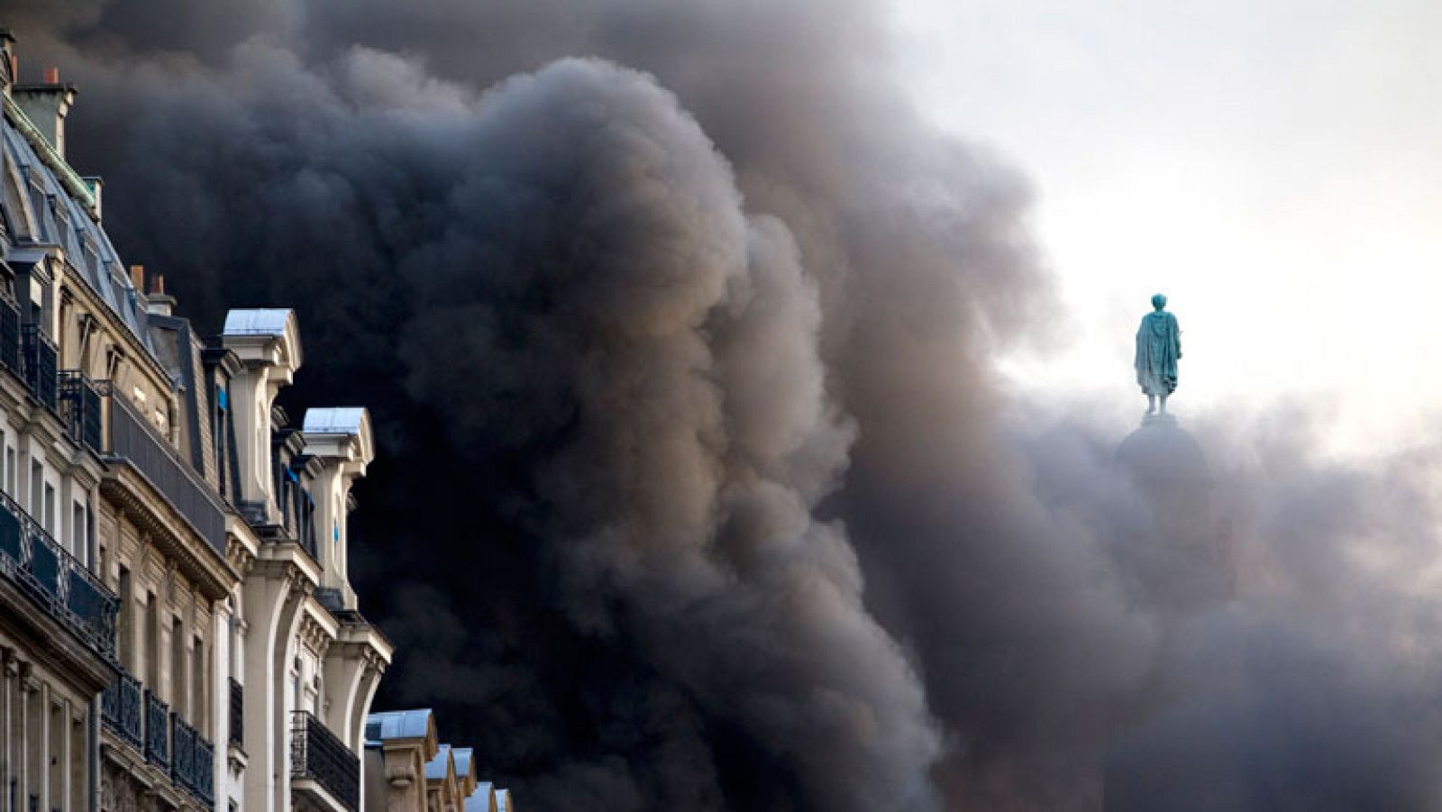 Incendio en París | Ver