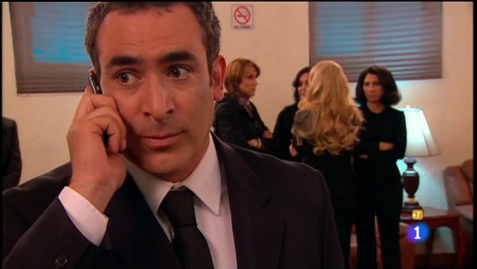 Cielo rojo - Capítulo 42 - Don Gonzalo despierta del coma y confirma que Dña. Loreto fue quien le disparó - Ver ahora