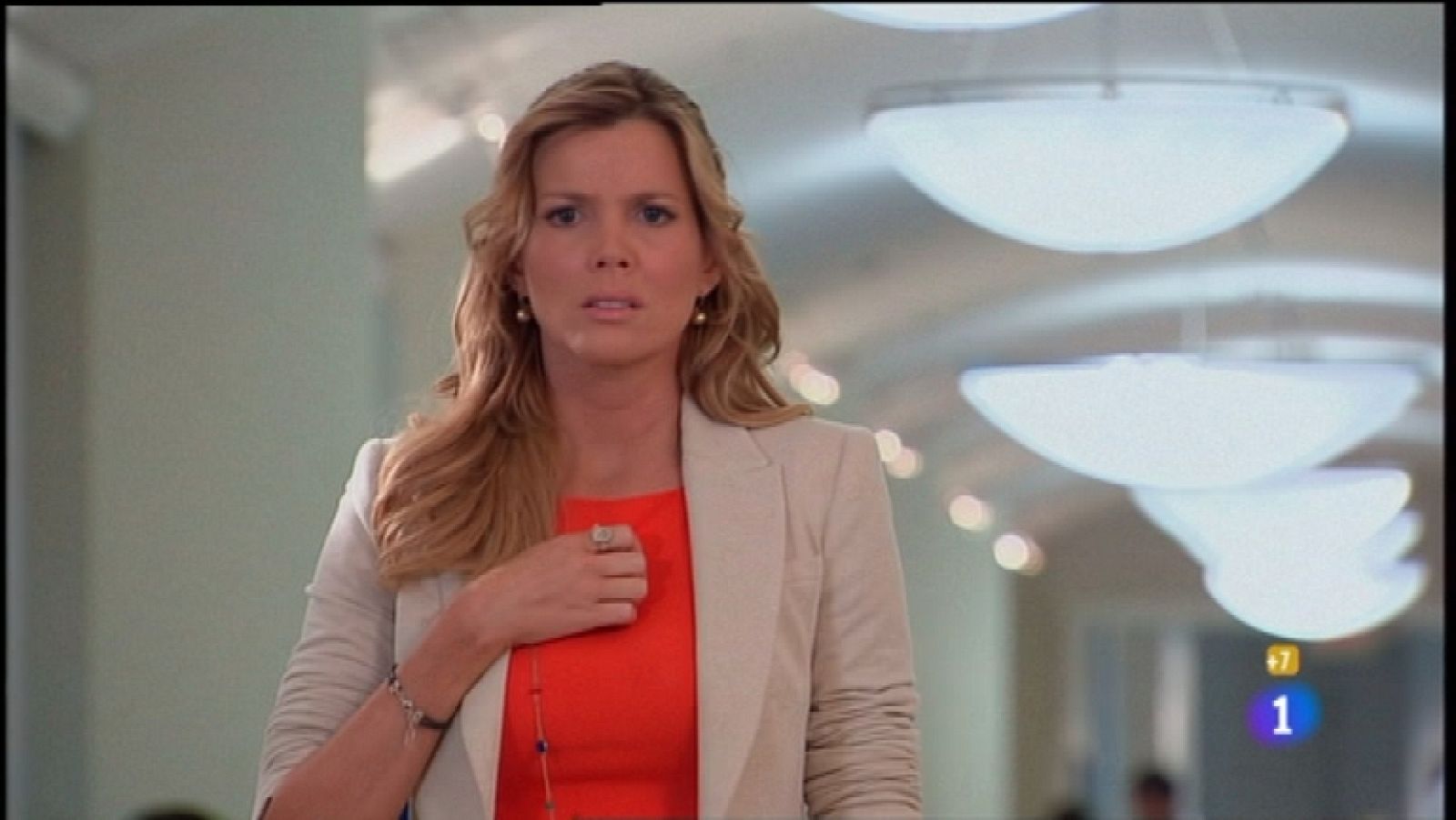 La casa de al lado - Capítulo 85 - Javier saca a Rebeca del hospital, sólo para vengarse de su mujer - Ver ahora