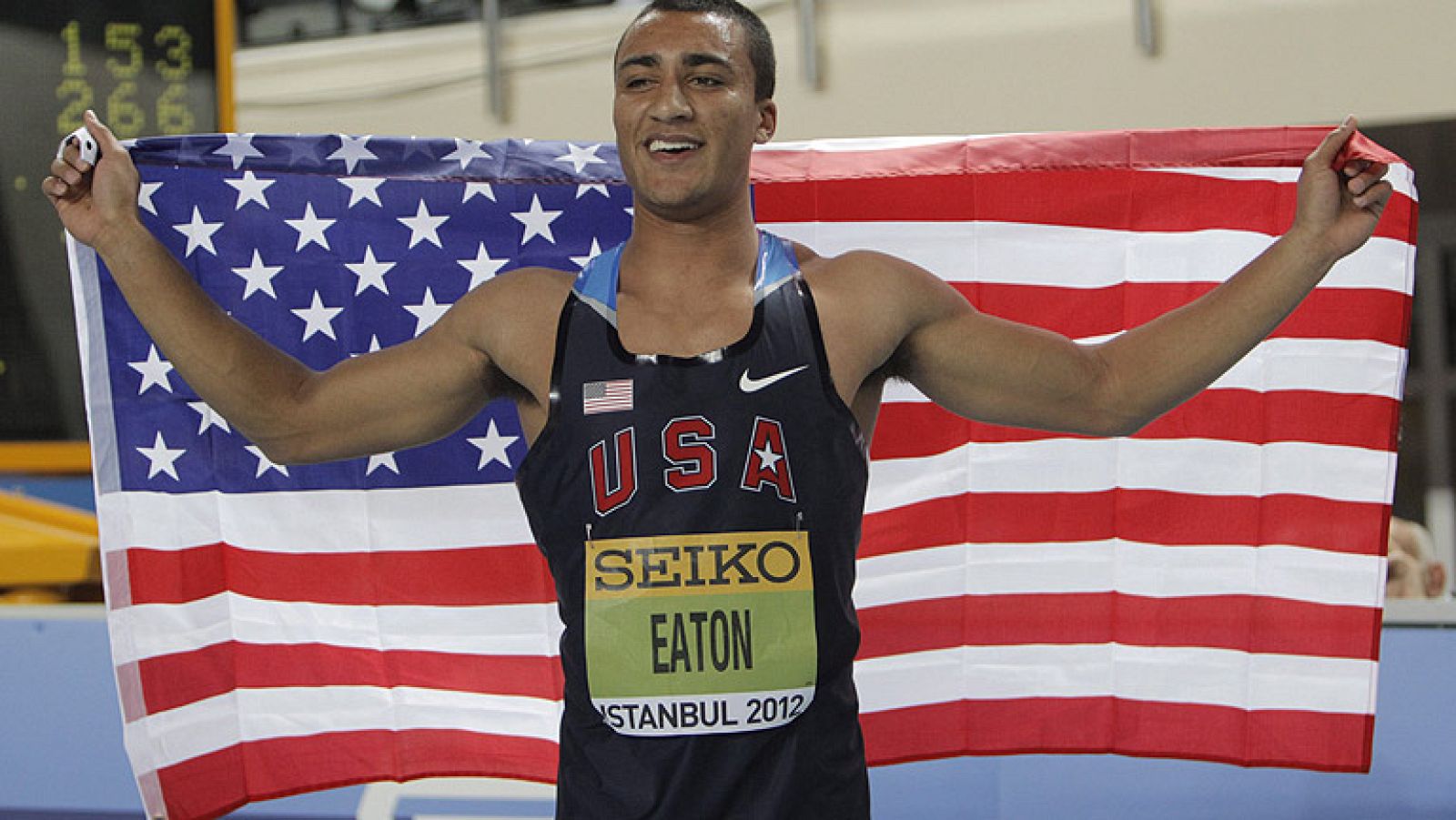 El estadounidense Asthaon Eaton ha batido el record mundial de héptatlon en la segunda jornada del Mundial de atletismo en pista cubierta.