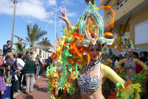 On Off - On Off: Carnaval a ritmo isleño