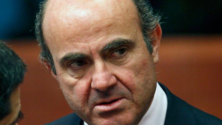 Los desayunos - De Guindos: España se compromete con la reducción del 5.3% del déficit