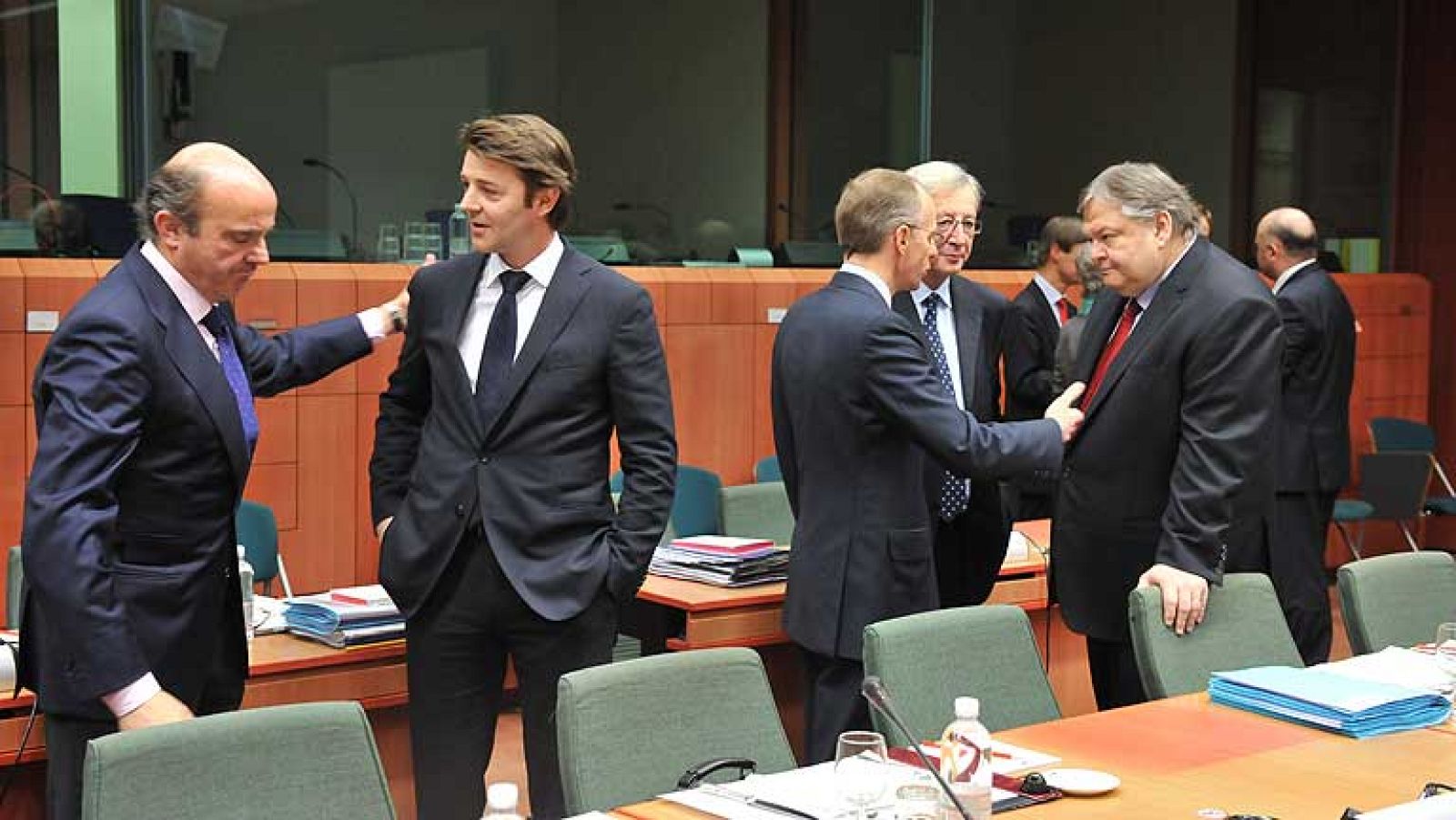 La Comisión Europea ha negado que se haya dado un trato de favor a España con el nuevo objetivo de déficit para 2012 y ha insistido en que el país hará un esfuerzo muy exigente para este ejercicio. Algunos países, entre ellos Austria, han criticado