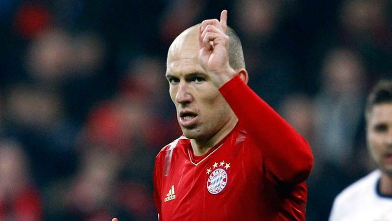 Arjen Robben ha anotado el séptimo gol del Bayern, el segundo de su cuenta particular, en el minuto 80 de juego.