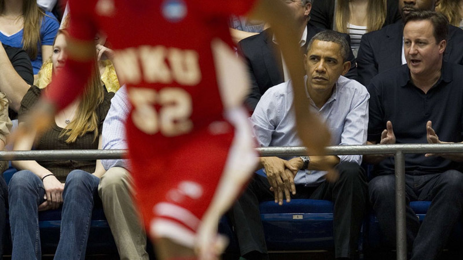 Obama invita a Cameron a un partido de baloncesto durante su visita a EE.UU.