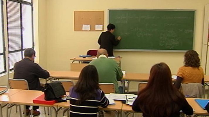 Telediario 1 - El idioma y el empleo