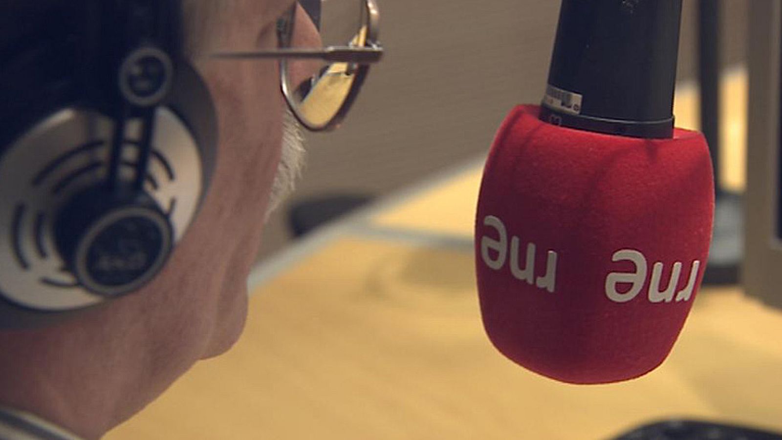 A sus 70 años Radio Exterior de España sigue informando a los cinco continentes