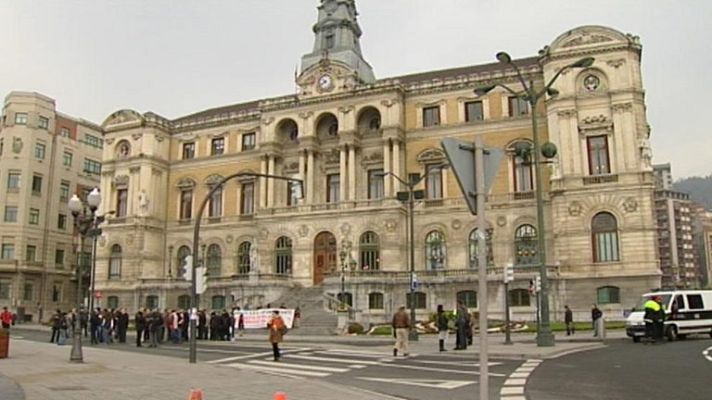 Telediario 1 - Telediario 2 en 4' - 15/03/12