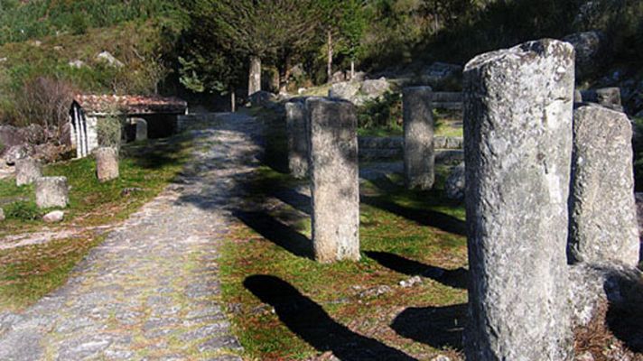  - La Vía Nova, una calzada romana contemporánea del Coliseo de Roma