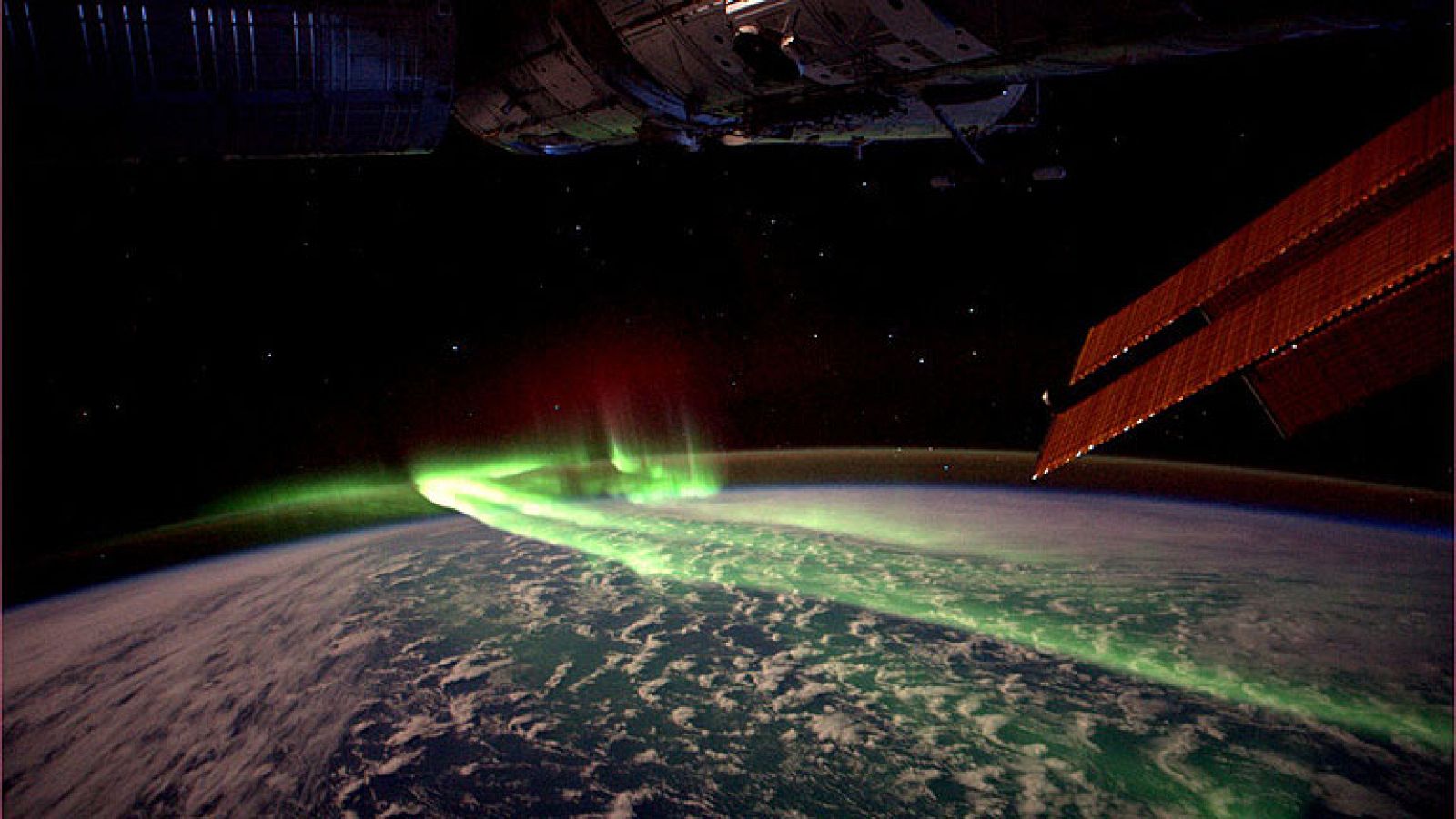Auroras boreales vistas desde el espacio - Informativo 24h | Ver