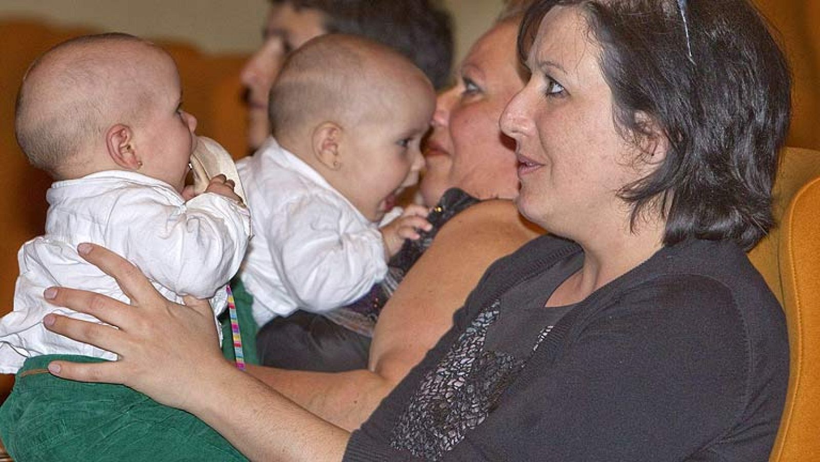 Separadas dos siamesas de 6 meses de edad en el Hospital Vall d'Hebron