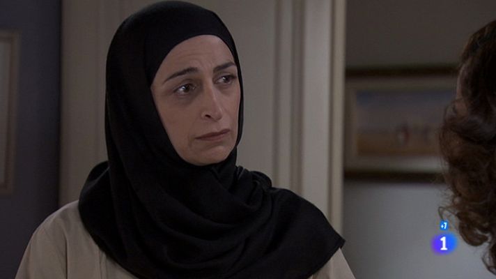 Amar en tiempos revueltos - Amina aclara las cosas con Rocío