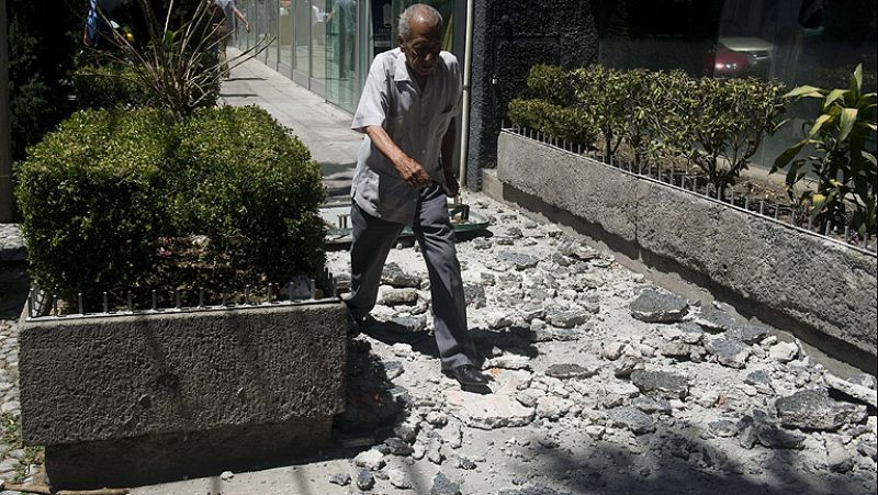 Un fuerte terremoto de magnitud 7,6 azota el sudeste de México - Informativo 24h | Ver