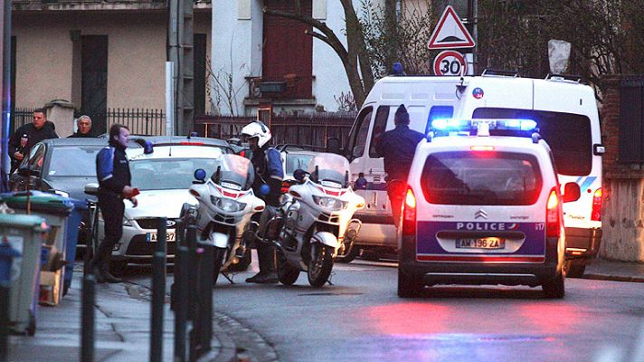 Telediario 1 - La policía rodea al presunto autor de la matanza de Toulouse