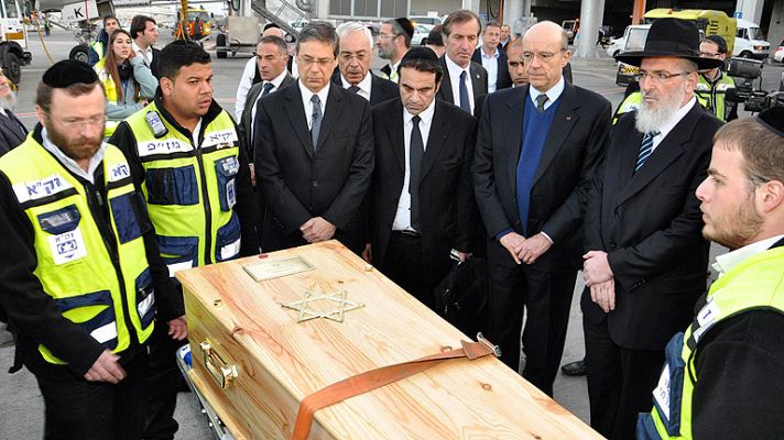 Telediario 1 - Llegan a Israel los cuerpos de las cuatro víctimas del atentado de Toulouse