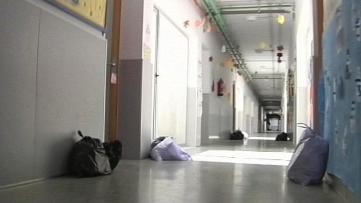 Telediario 1 - Cierran colegios por suciedad