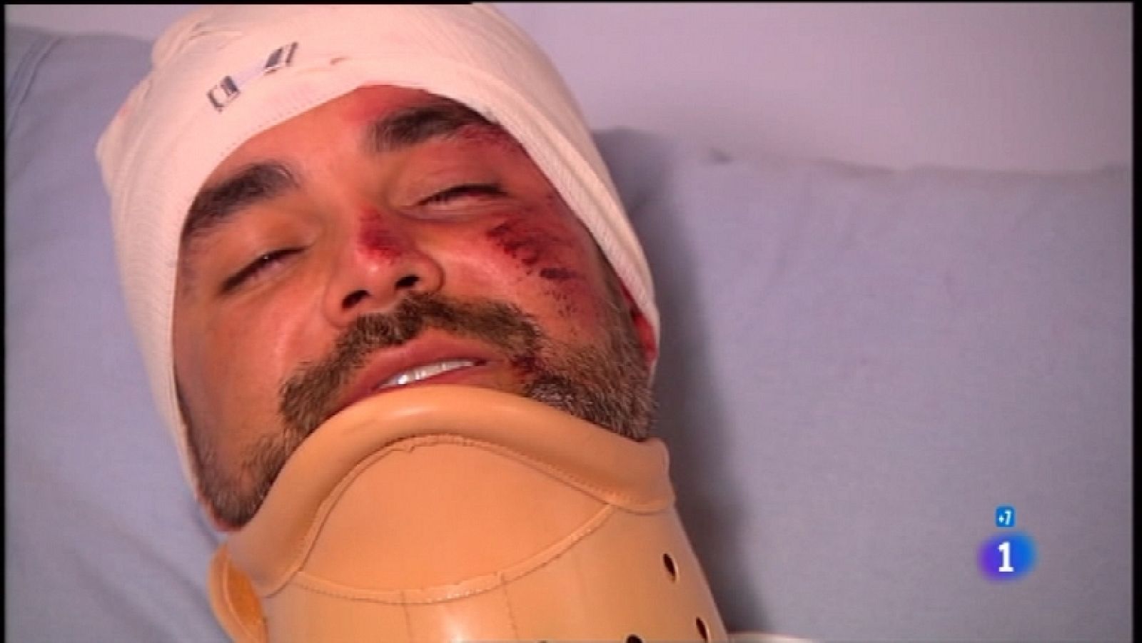 Cielo Rojo - Capítulo 51 - Alma cree ver a Víctor en el hospital. Todos intenta que la vieja retire los cargos contra Andrés - Ver ahora