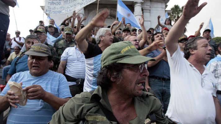 Telediario 1 - Siguen el conflicto en las Malvinas