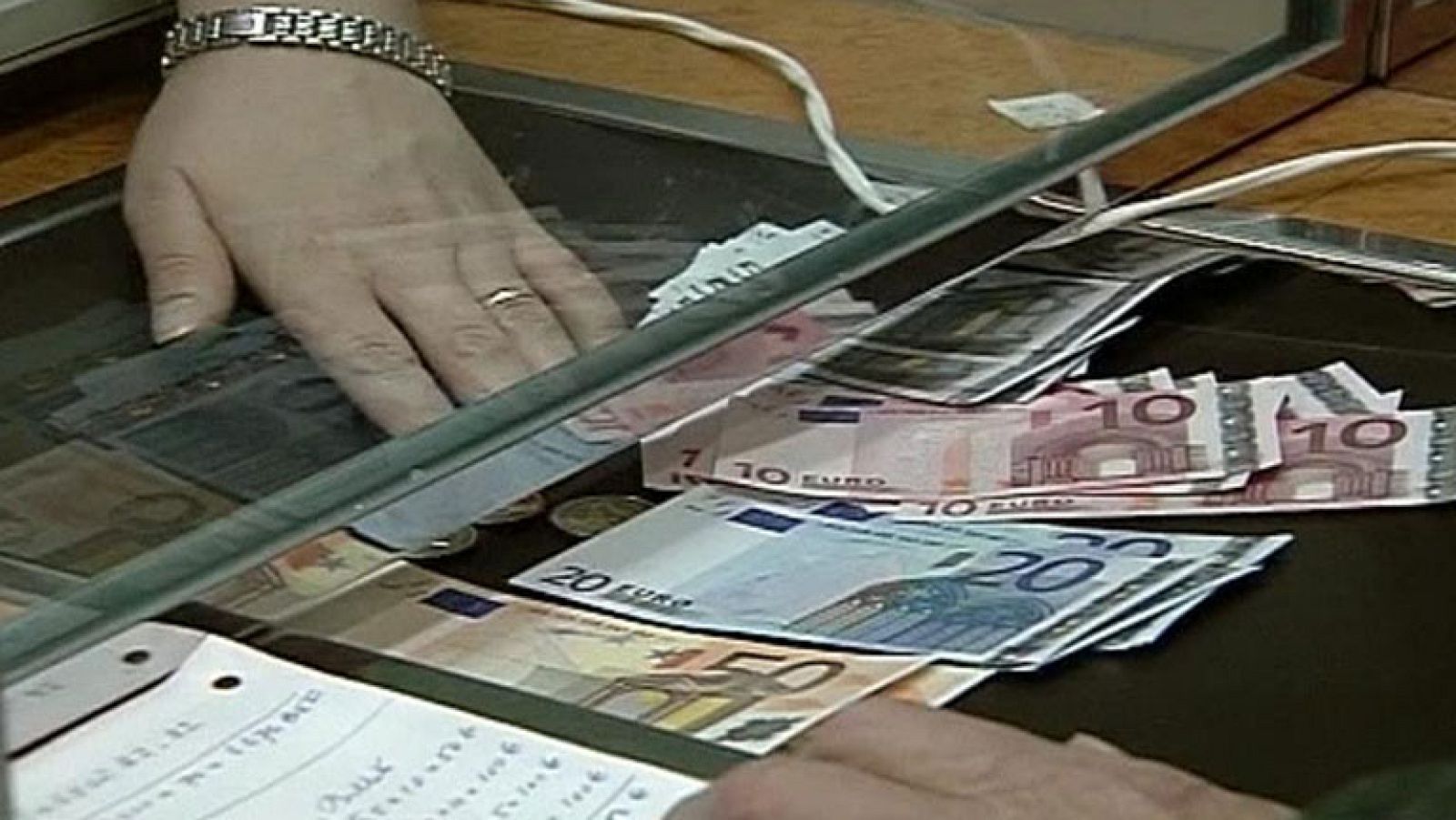 Los hispabonos, el nuevo instrumento de financiación del Gobierno para las comunidades autónomas