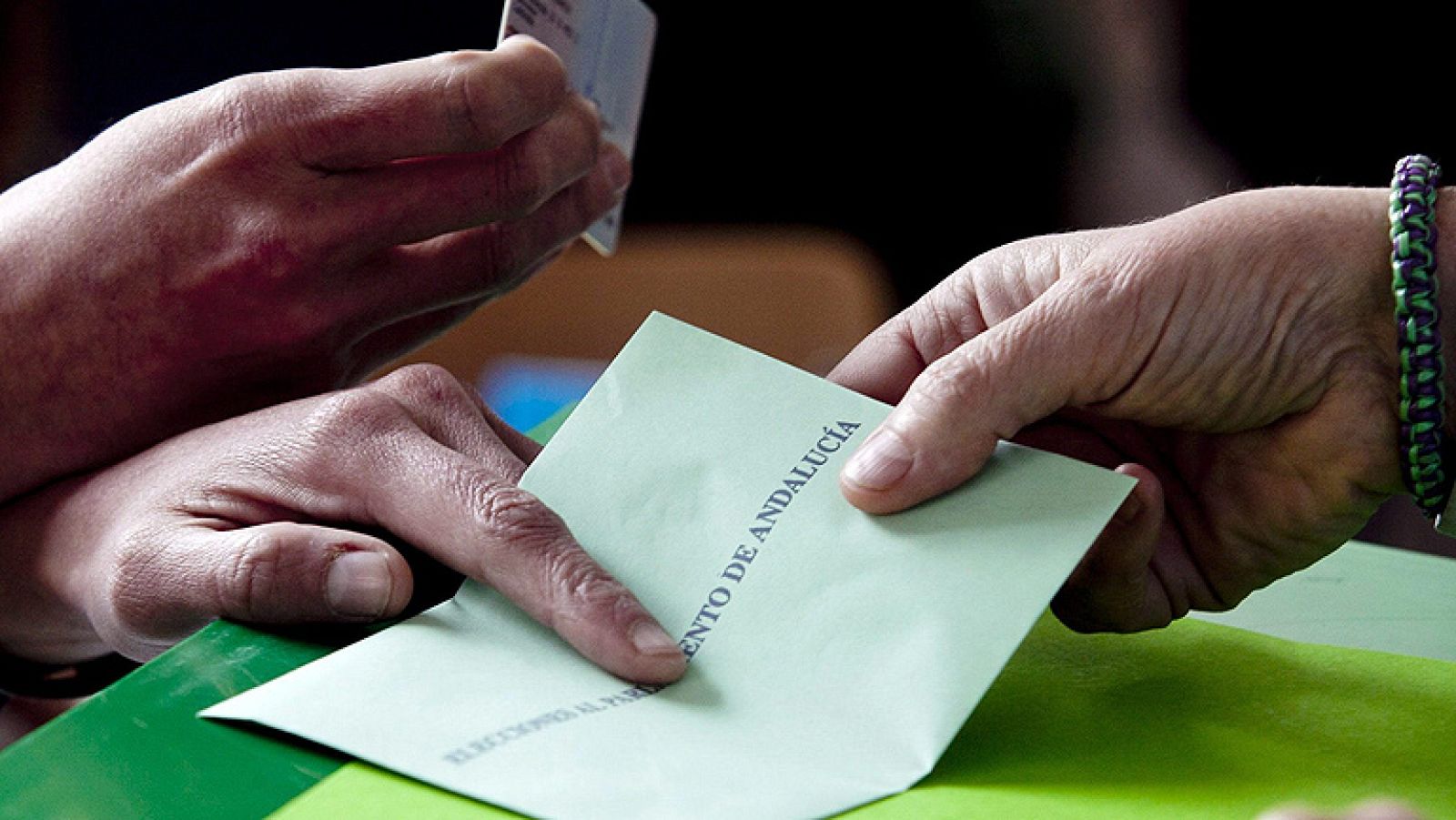 La participación cae casi diez puntos en Andalucía respecto a las autonómicas 2008