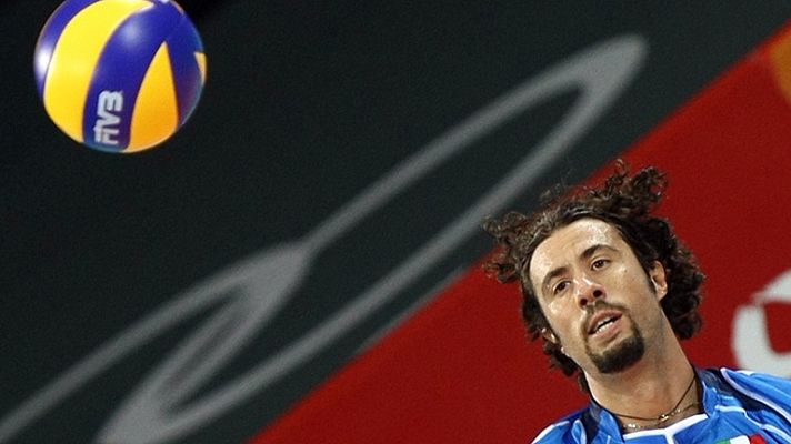 Telediario 1 - El italiano Bovolenta fallece durante un partido de voleibol