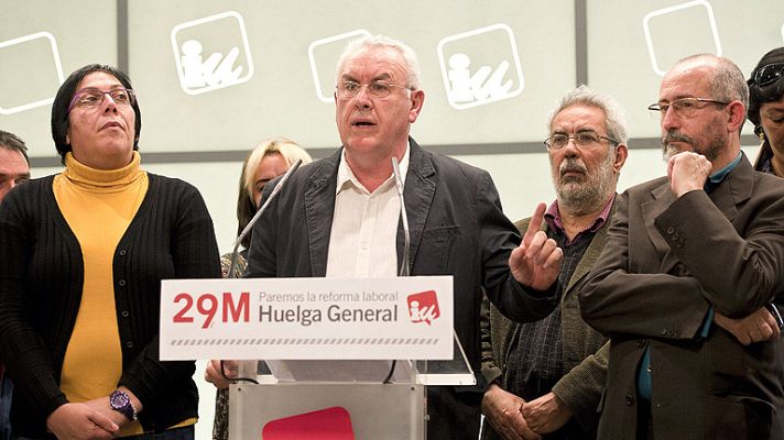  - Cayo Lara: "La ola azul se ha estrellado en Despeñaperros y en los Picos de Europa"