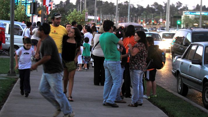 Telediario 1 - Chile descarta riesgo tsunami tras el terremoto de 6,8 de este domingo