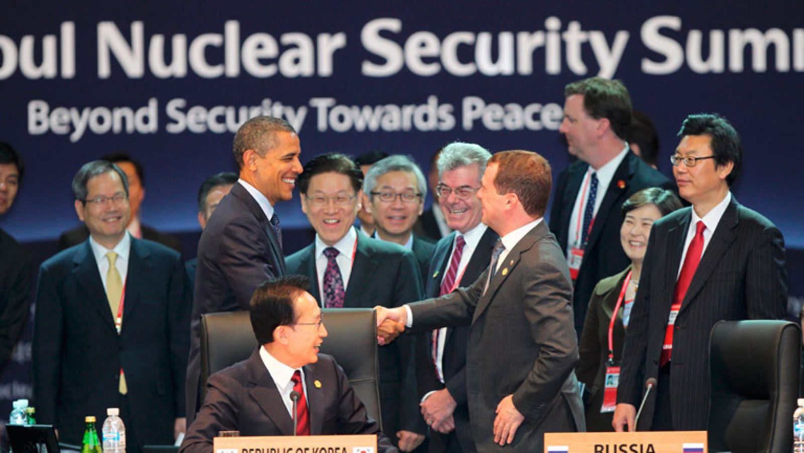 Obama ofrece a Putin negociar el escudo antimisiles después de las elecciones de noviembre