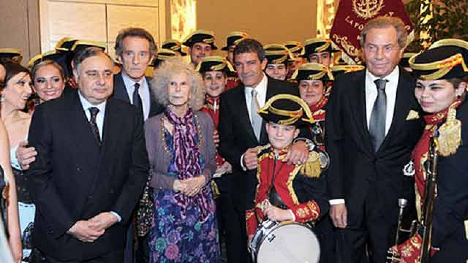 Más Gente - La Duquesa de Alba, Antonio Banderas y Arturo Fernández, premiados en Marbella